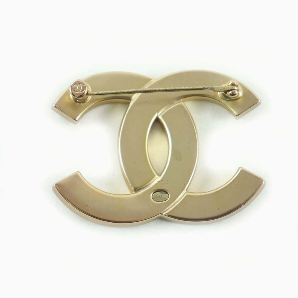 CHANEL Authentic Gold Logo Brooch - Picture 3 of 8